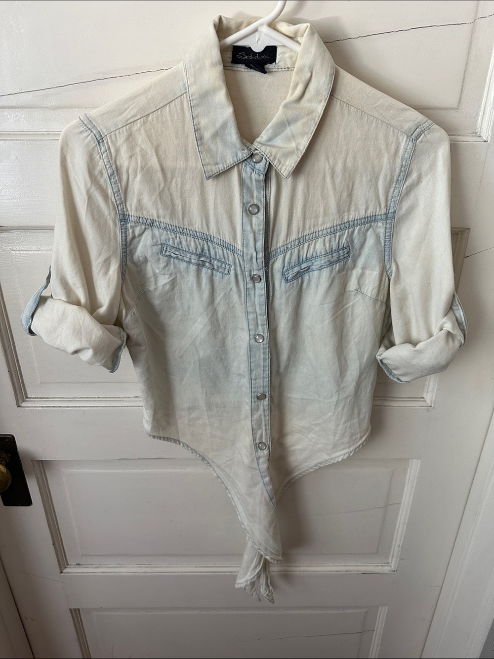 Light Wash Tie-Front Snap Button Jean Cowgirl Country Roll Up Tie Sleeve